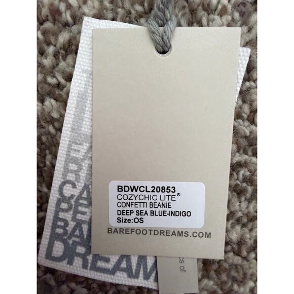 New Barefoot Dreams Cozy Beanie in Smoky Gray Flecked Plush Fabric - Picture 6 of 7